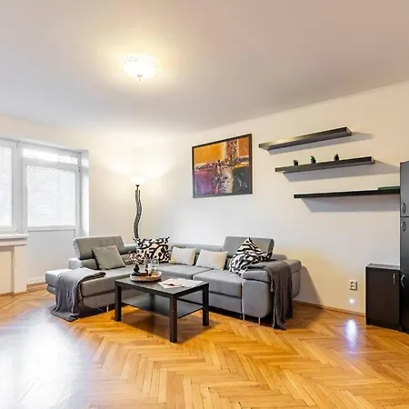 Apartment Urban Haven: Blissful Living In *