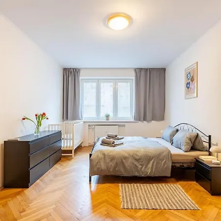 Lägenhet Urban Haven: Blissful Living In *