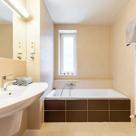 Urban Haven: Blissful Living In 公寓 布拉迪斯拉发