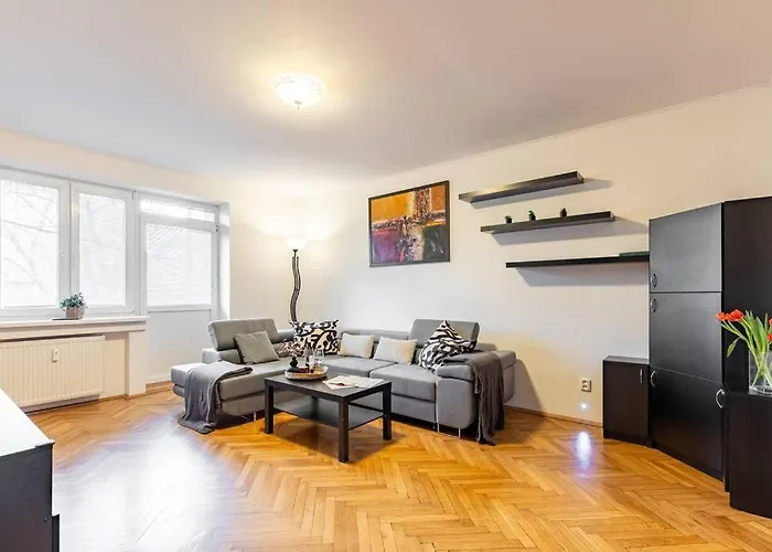 Lägenhet Urban Haven: Blissful Living In *