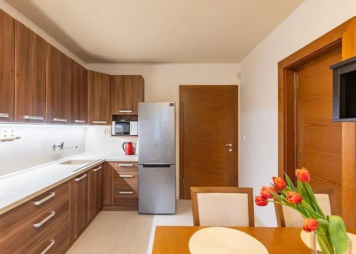 Urban Haven: Blissful Living In Lägenhet Bratislava