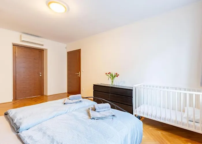 Urban Haven: Blissful Living In Братислава