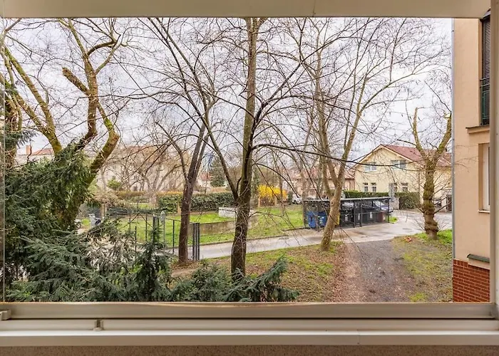 Urban Haven: Blissful Living In Апартаменти *