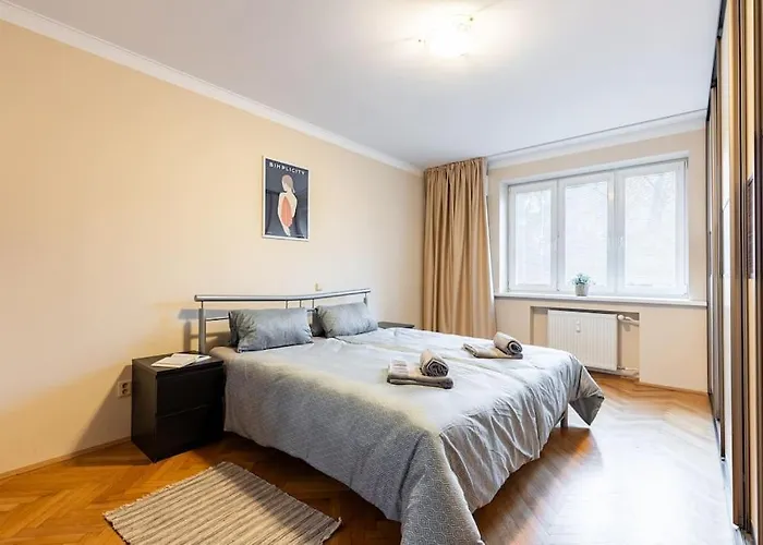 Urban Haven: Blissful Living In Lägenhet *