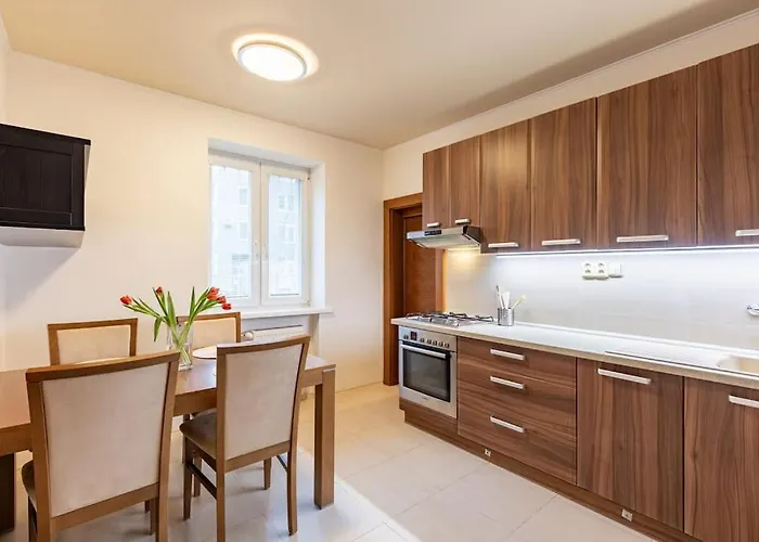 Lägenhet Urban Haven: Blissful Living In