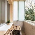 Urban Haven: Blissful Living In Appartement *