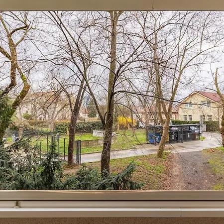 Urban Haven: Blissful Living In Lejlighed *