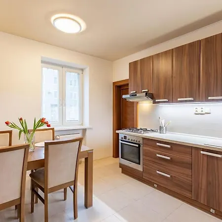 Lejlighed Urban Haven: Blissful Living In